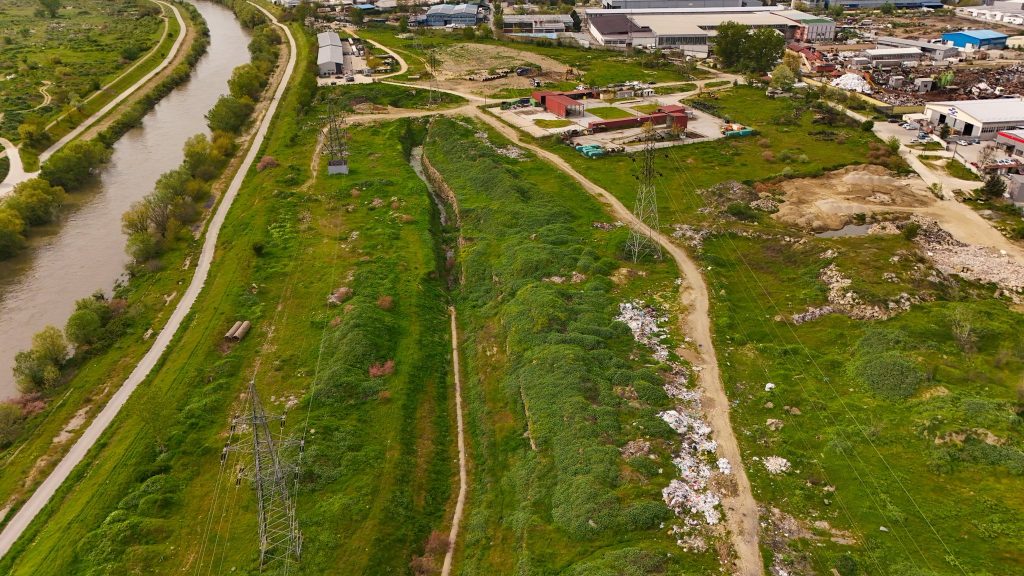 (ФОТО) Почна процесот на одгасување на депонијата во Вардариште, на местото ќе се гради мегапарк – вели Ѓорѓиевски