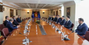 ПОГЛЕД ОД СТРАНА: По посетата на Чеферин во Скопје – струката на потег!