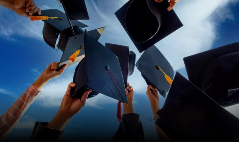 Во Америка факултет се завршува и за три месеци