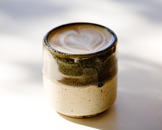 Пробајте скандинавски чај: Моќна детокс-напивка која ги прочистува бубрезите и кожата