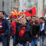 Искривена диоптрија на читање на Охридскиот договор