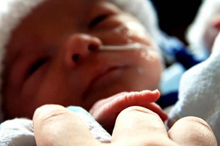 СТУДИЈА: Пластичните хемикалии се поврзани со милиони предвремени породувања низ целиот свет