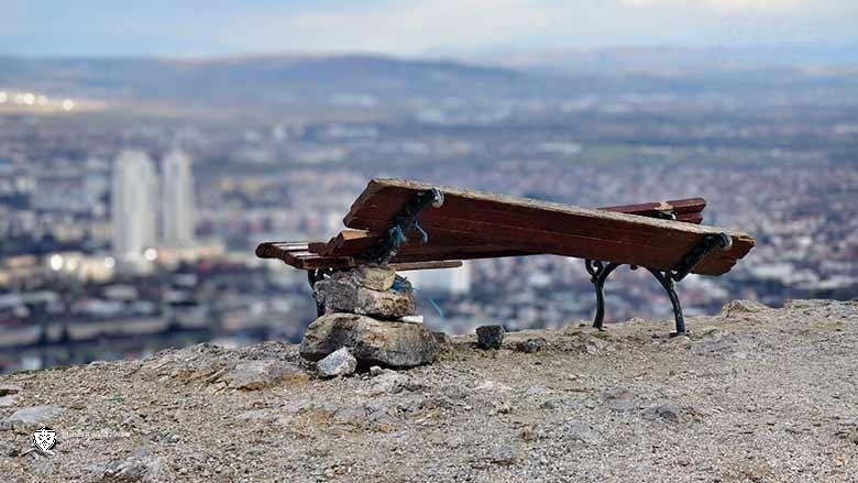 Добро е ја направиле клупата на Водно