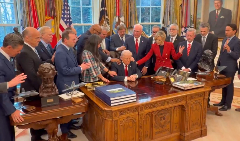 Трамп: Господ ги повикал САД да го срамнат Иран со земја