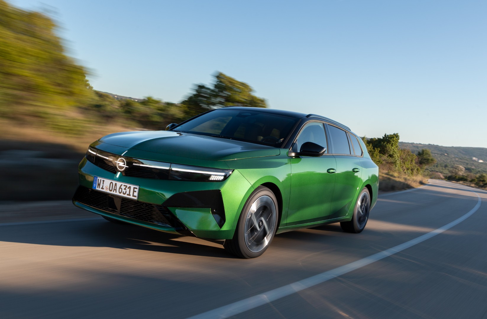 Поостра, посмела, помодерна – Новата Opel Astra