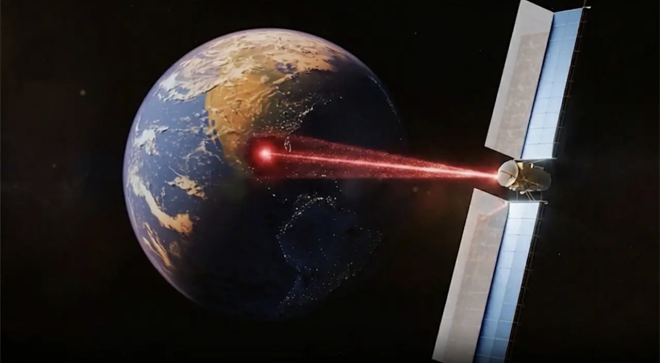 Meta сака струја од вселената и во текот на ноќта: сателити испраќаат енергија до соларни електрани