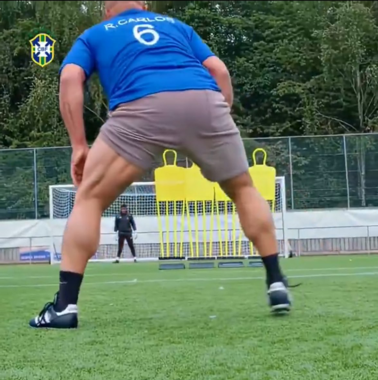 Роберто Карлос уште ја има неверојатната левица