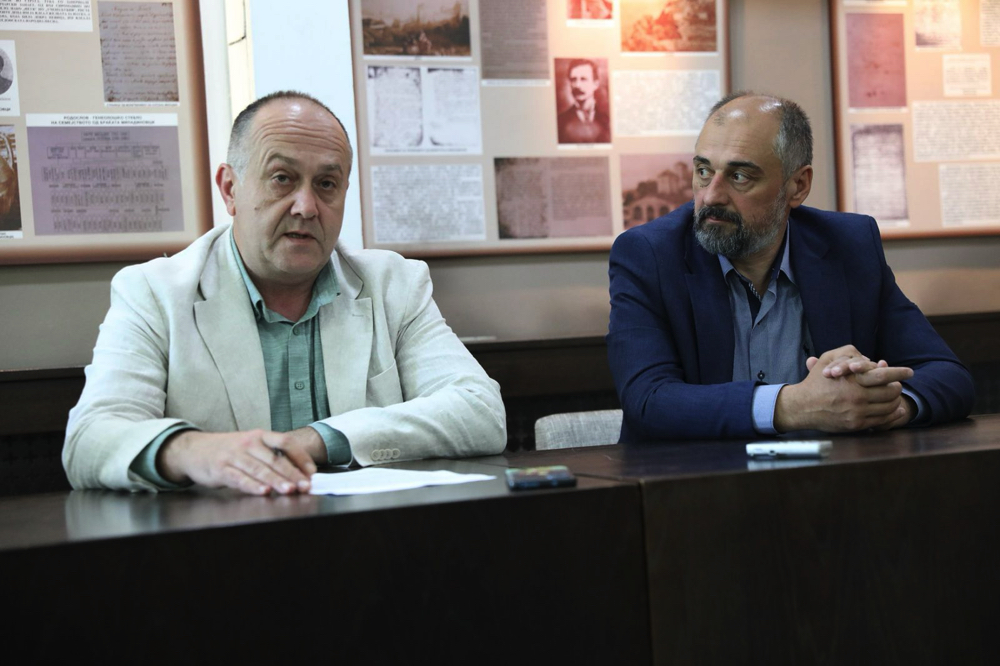 „Мостови на Струга“ за Даниел Хајндс, чија поезија е спој на историската длабочина, митолошките одеци и вајарска прецизност на јазикот