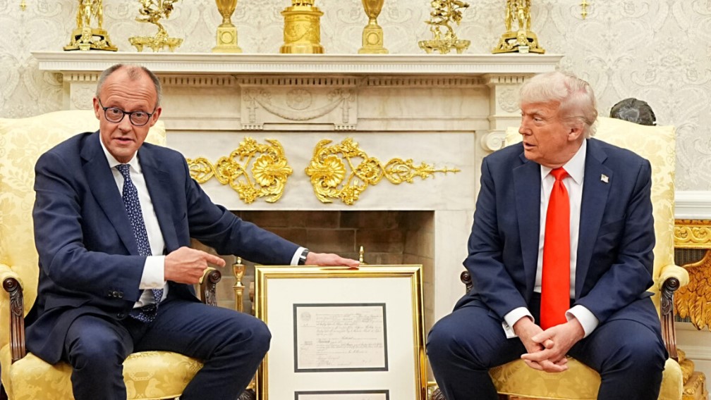 Мерц рече дека Иран ги понижува САД, Трамп размислува за намалување на военото присуство во Германија