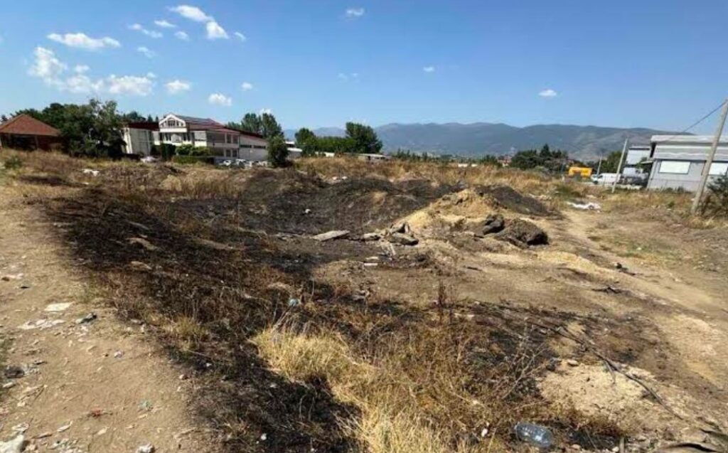 Пожарот кај Вардариште изгаснат, депонијата во Арачиново сè уште активна