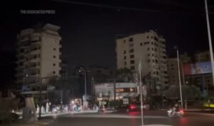 ВИДЕО: Прослави во Либан, Трамп се надева дека „Хезболах ќе се однесува убаво“