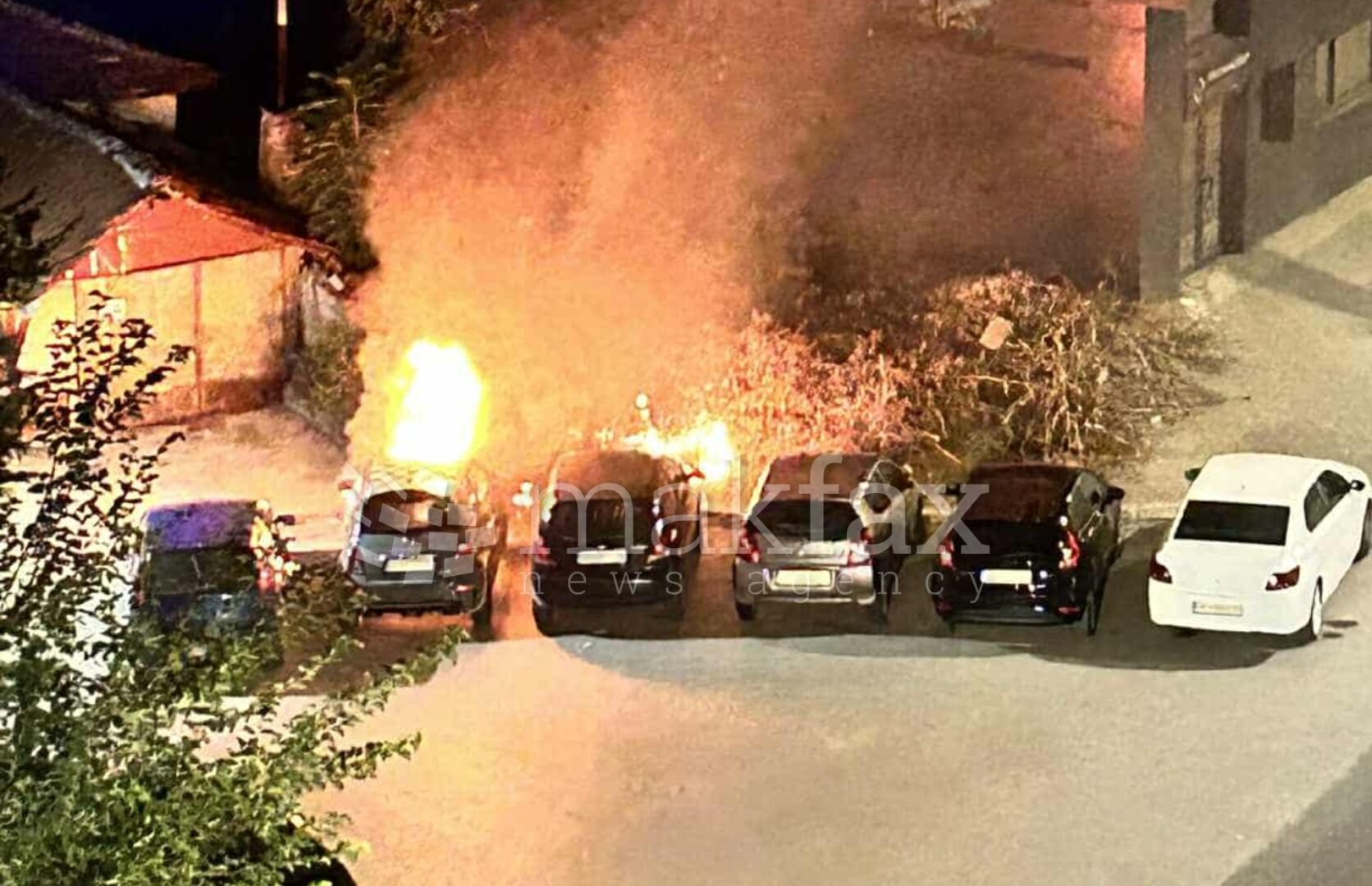 МВР со детали за пожарот во Карпош, пеплосани се две возила