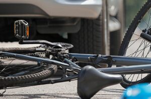 Камион удри малолетник на велосипед во тетовско