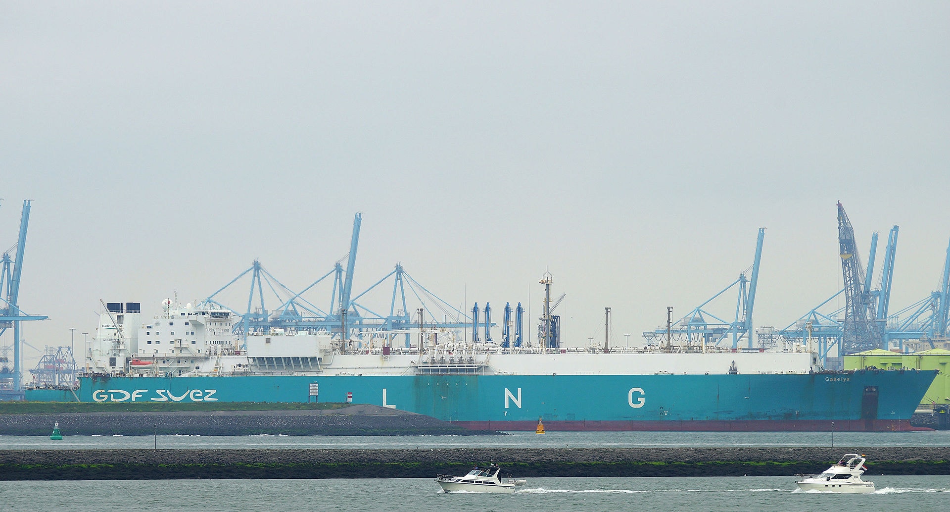 „ВИСОКИТЕ ЦЕНИ СЕ ТУКА И НЕМА ДА СИ ОДАТ СКОРО“: ЕУ се подготвува за енергетска криза поради војната со Иран