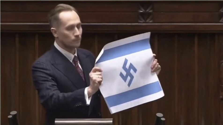 Член на полскиот парламент го покажа знамето на Израел со кукаст крст