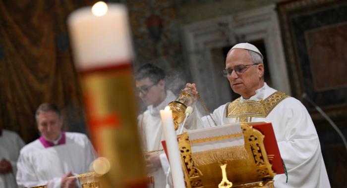 Папата Лав XIV го повика израелскиот претседател Херцог да ја заврши војната со Иран