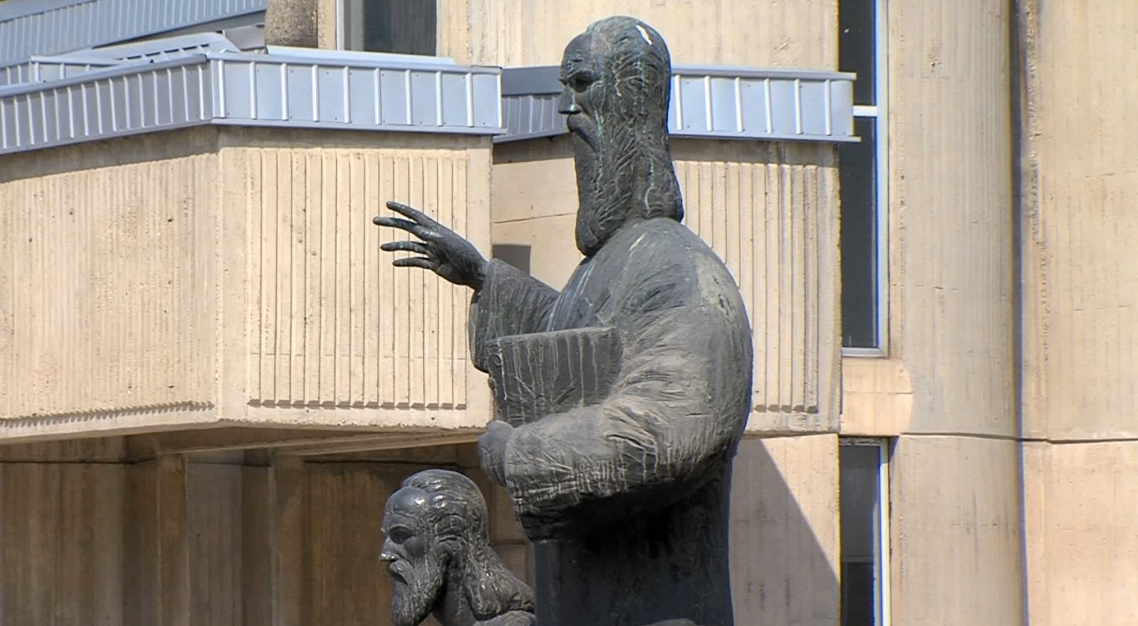 Законот за високо образование пред владина процедура – дел од фелата оценува дека суштински измени нема