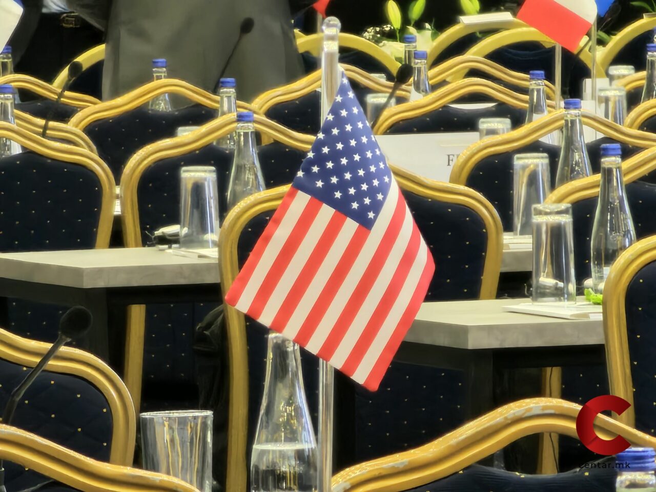 Уште една министерка го напушта Трамп, нејзиниот сопруг вмешан во скандал со сексуално вознемирување