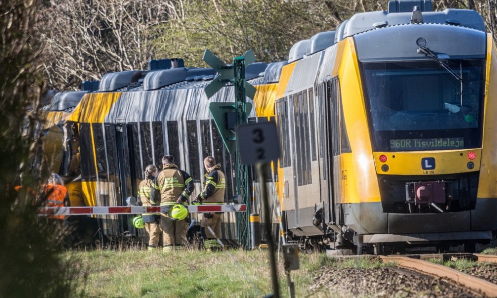 Судир на возови во Данска, 17 патници се повредени
