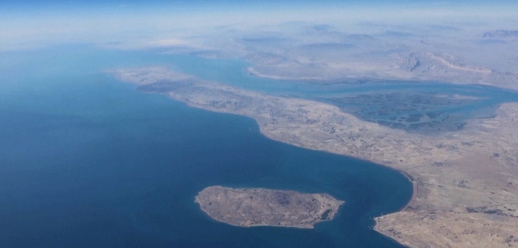 Иран повторно го затвори Ормутскиот теснец, Трамп се закани дека пак ќе фрла бомби