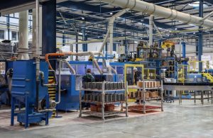 Работната сила се топи, индустриското производство тоне