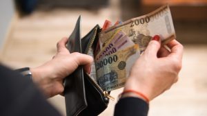 Унгарскиот форинт забрзано расте по поразот на Орбан