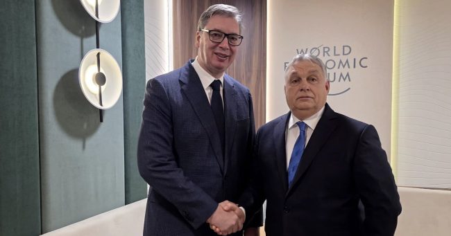 ВУЧИЌ ВЕЛИ ДЕКА Е ПРОНАЈДЕН ЕКСПЛОЗИВ СО РАЗОРНА МОЌ БЛИЗУ ГАСОВОД НА ГРАНИЦАТА СО УНГАРИЈА, ОРБАН СВИКА ВОНРЕДЕН СОСТАНОК ЗА ОДБРАНА