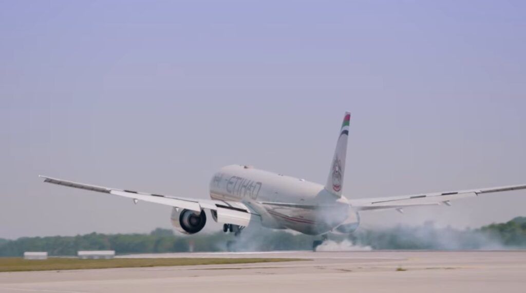 Аеродромот во Амстердам воведува олеснувања поради поскапувањето на горивото: Европа има керозин за уште пет месеци