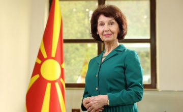 Сиљановска-Давкова: Нека светлината на Христовото воскресение ни подари сила, мудрост и непоколеблива вера во доброто