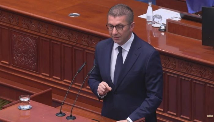 МИЦКОСКИ ДО СКЕНДЕР РЕЏЕПИ: Сите граѓани во Македонија, додека е оваа Влада, ќе плаќаат данок оти ред мора да се воспостави