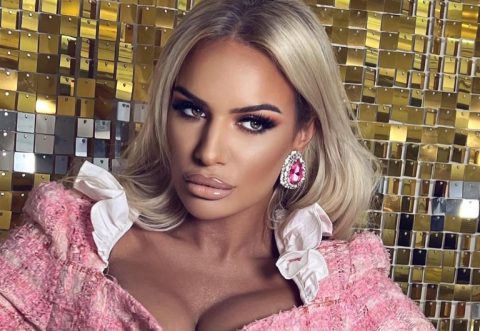 Кога нема обврски пејачката не излегува надвор така често, ама штом се појави, Рада Кецман вака провоцира и на јавно место! (ВИДЕО)