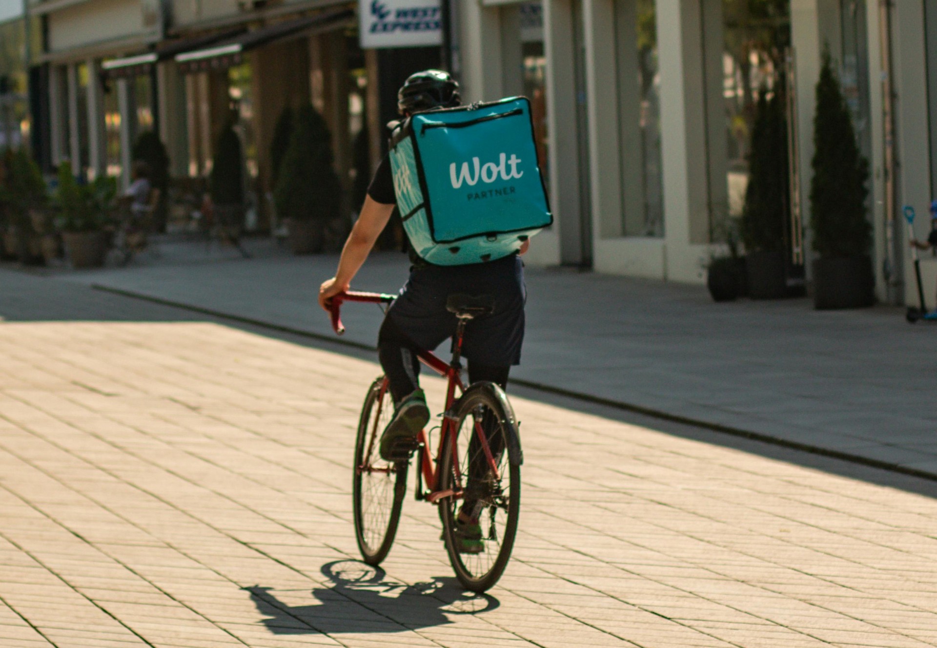 Колку заработи Волт во првата година во работењето во Македонија?