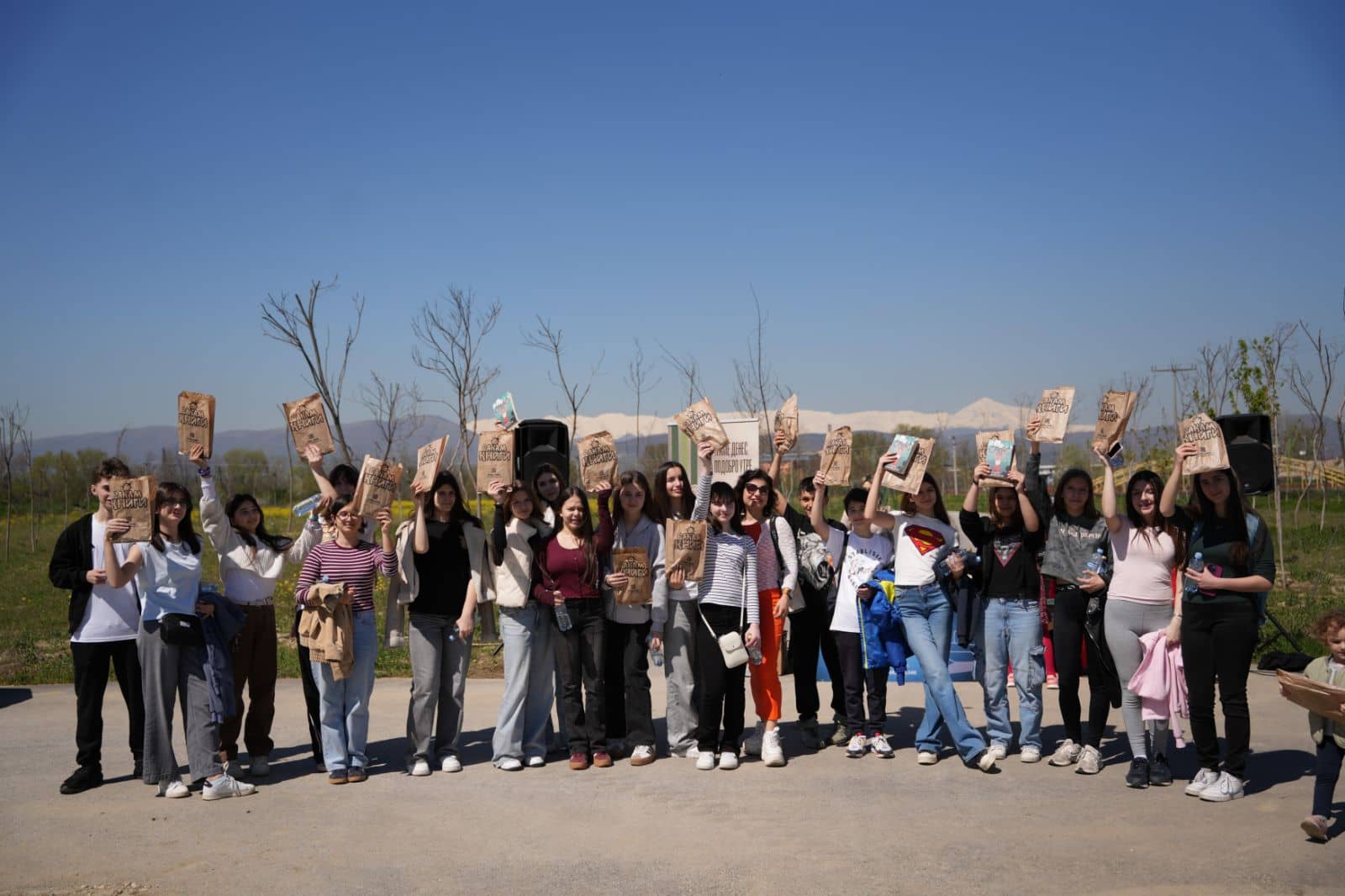 Како што се негува една книга, така треба да се негува и секое дрво