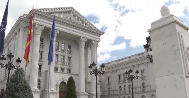 Владата ги продолжи мерките до 4 мај, горивата ќе поевтинат