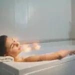 Психолозите открија што треба да направите навечер за да се разбудите посреќни наутро