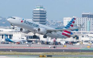 Нов удар за патниците: Поскапуваат авионските карти