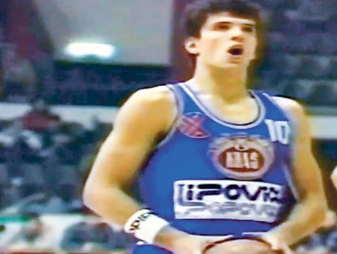 „Не можам да имам пријатели за одреден период“: Владе Дивац проговори за прекинатото другарство со Дражен Петровиќ