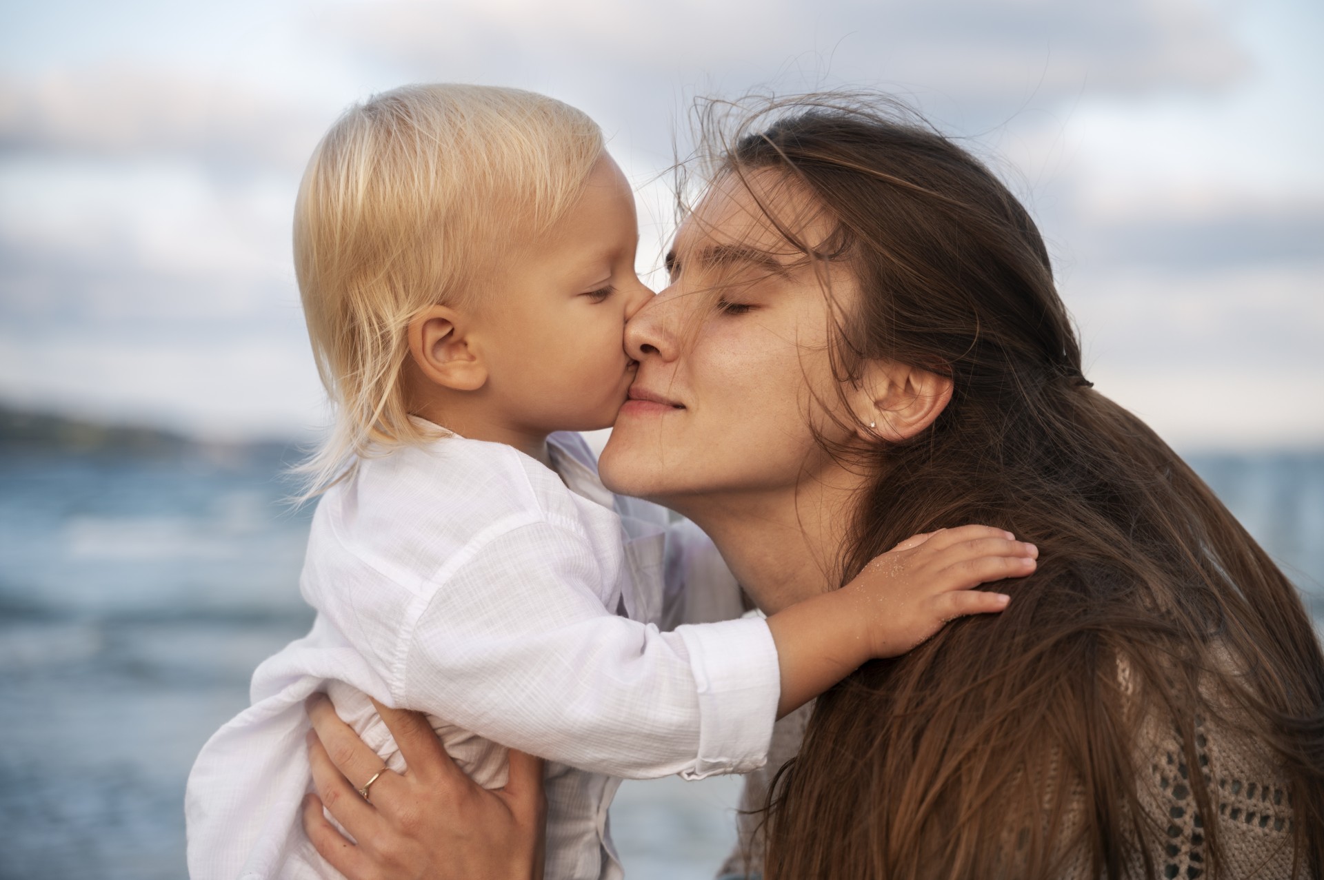 Детето ги памети овие зборови: 7 фрази што ја зајакнуваат неговата самодоверба