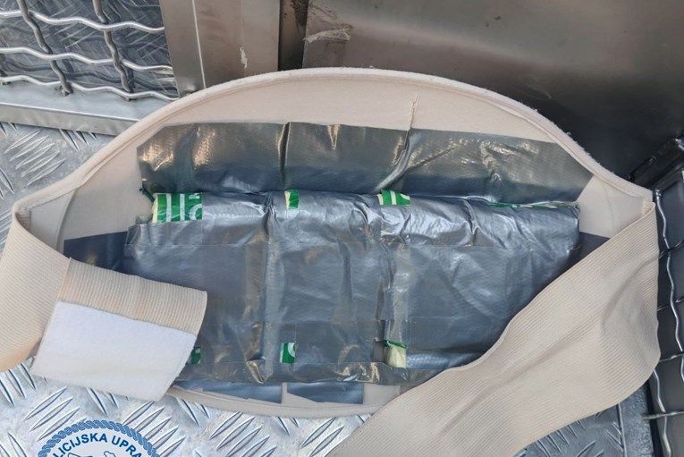 Бизарно: Навивач во Хрватска „лажирал“ бременост за да внесе пиротехника на стадион (ФОТО)