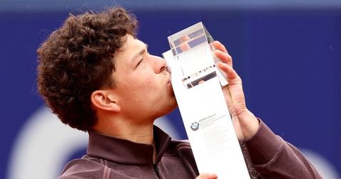 Бен Шелтон го освои првиот трофеј на земјена подлога