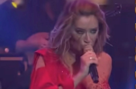 Пејачката Теа Таировиќ ја запали сцената со своите танцови движења, но нејзиниот стомак го привлече вниманието на сите