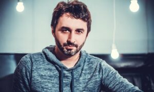 5 клучни знаци дека мажот е во криза на средните години: Еден сигнал најчесто укажува на прељуба