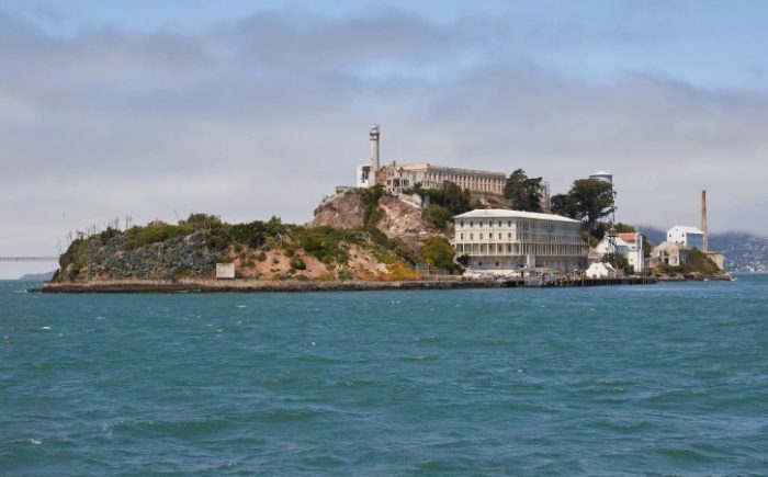 ТРАМП БАРА ПОВТОРНО ОТВОРАЊЕ НА АЛКАТРАЗ: Затворот е затворен во 1963 г. и од тогаш е музеј што го посетиле 1,2 милиони луѓе