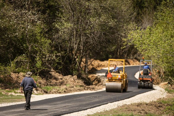 УВИД ВО ГРАДЕЖНИ РАБОТИ: Реконструкција на улица во селото Ротино