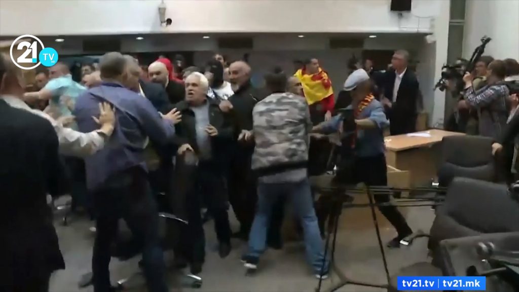 Мицкоски: Судењето за 27 април е политички монтирано – СДСМ: Актуелната власт ги помилува криминалците