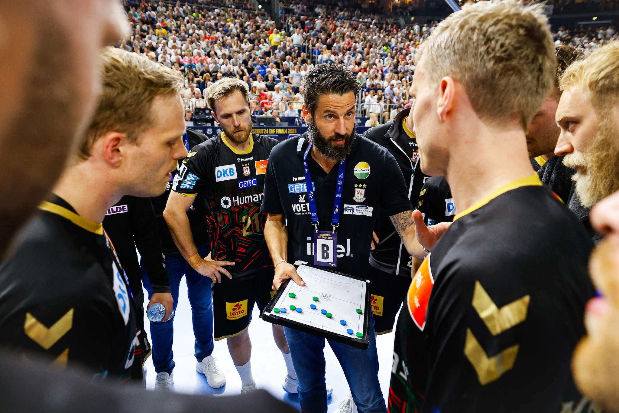 Скандал во Келн: Ограбени ракометари на Магдебург!