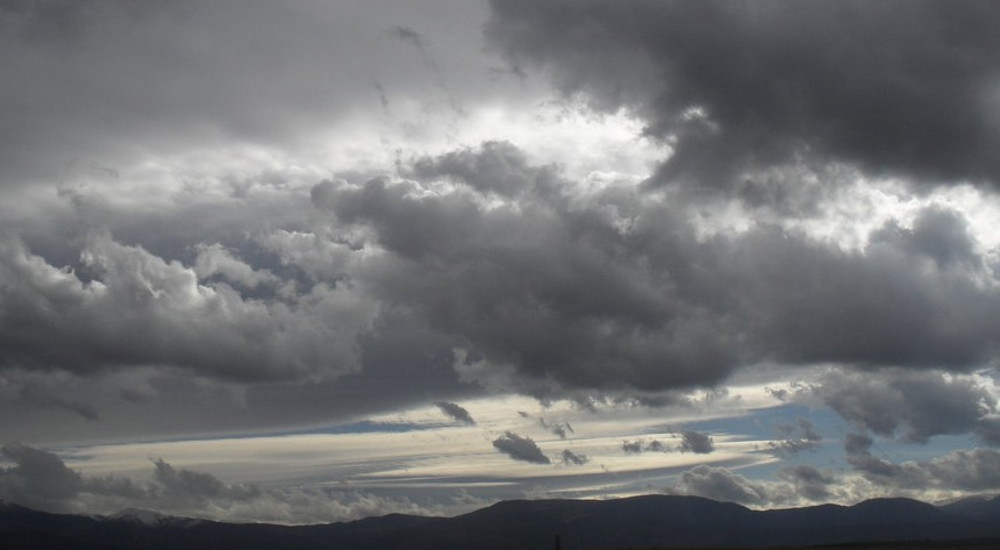 Променливо облачно со дожд