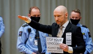 Масовниот убиец Брејвик повторно го смени името