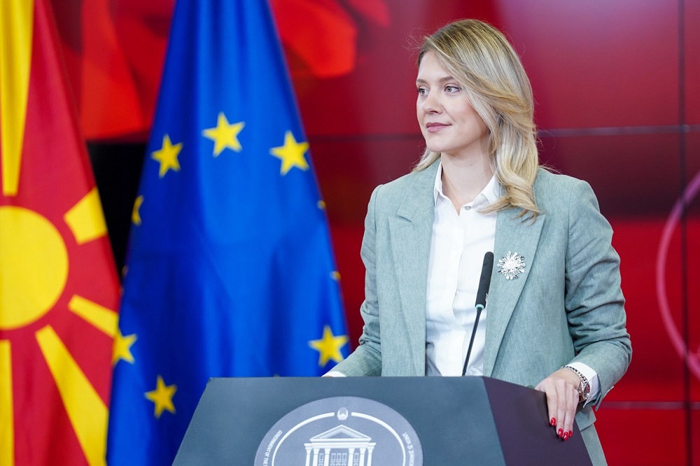 Митева: Најавите на Филипче се политички незрел маневар за прикривање на падот на СДСМ