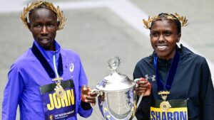 Кениец го урна рекордот на маратонот во Бостон